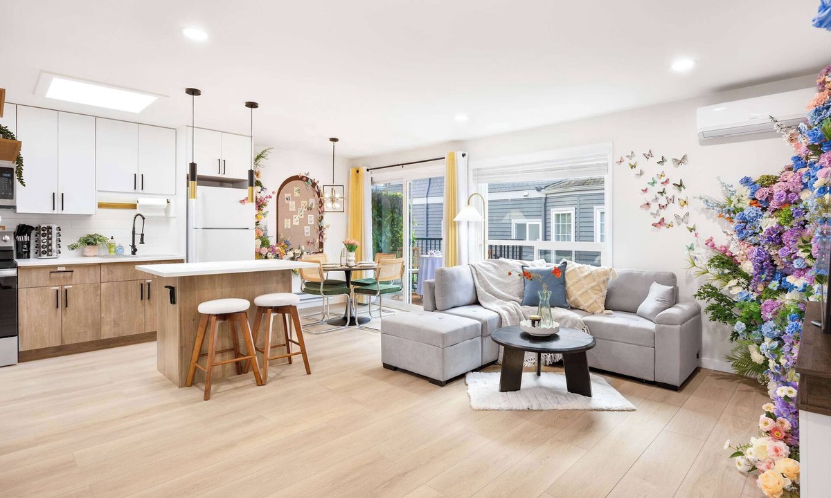 Lower Queen Anne Apartment | Secret Garden Bloom - 665sf 1BR Queen Anne Condo