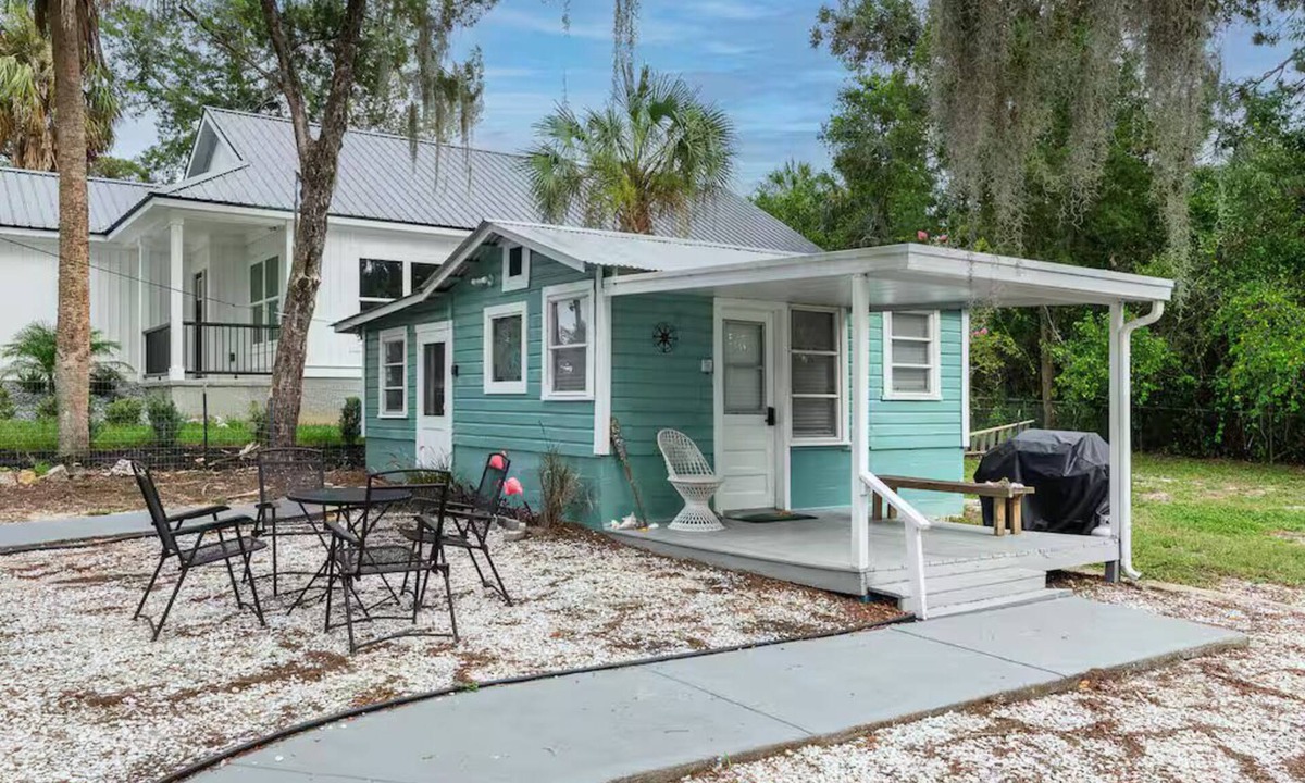 Bayport Cottage | Serene, Peaceful, Old Florida Cottage. Steps to sunrise, sunset, & fishing.