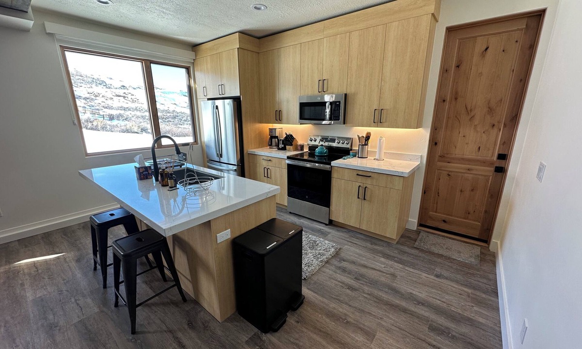 Silver Creek Apartment | Silver Sage Suite – A Quiet, Modern Mountain Stay