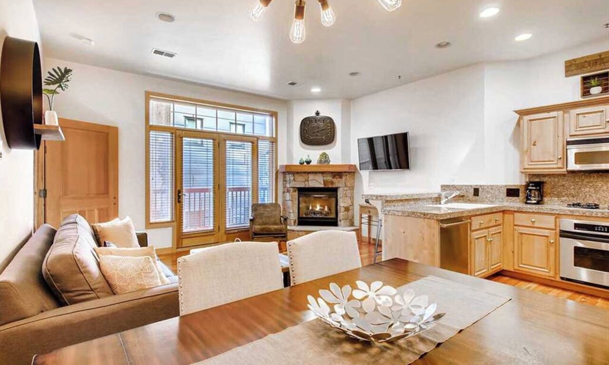 Downtown Park City Condo | Ski-in/Ski-out Condo next to the Town Lift