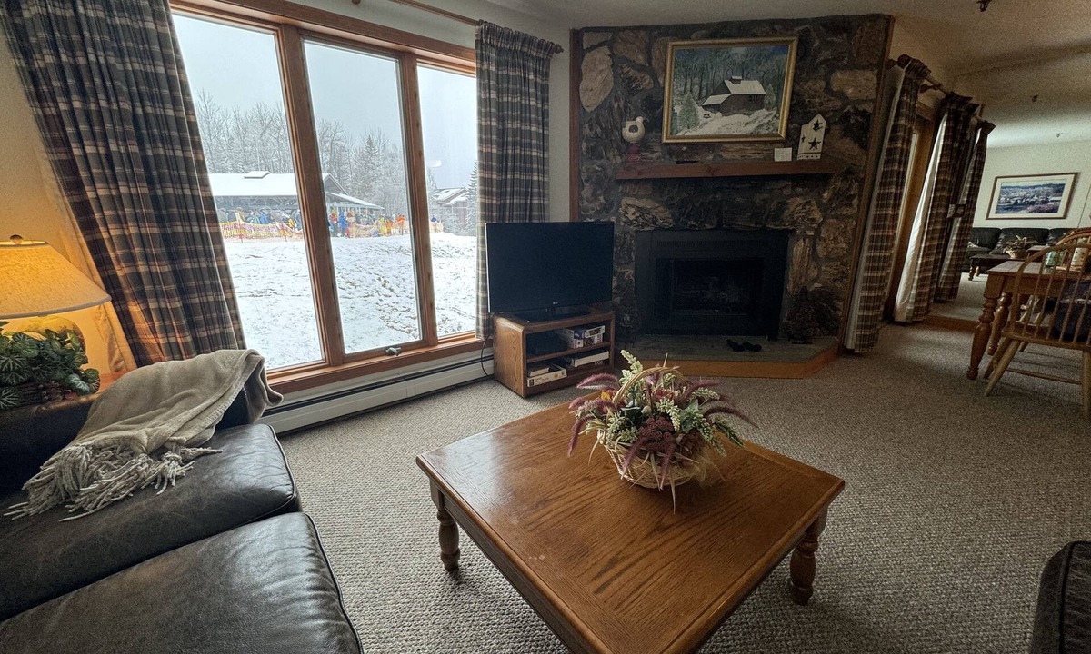Stratton Mountain Condo | Ski In - Ski Out Condo in OberTal 'F' Building!