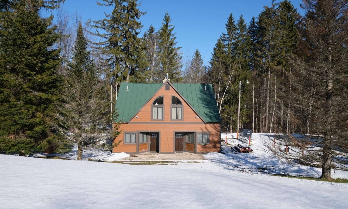 Killington House | ☆ SKI ON & OFF ☆ Spruce Glen B on Great Eastern Trail w/AC, Fireplace, Sauna