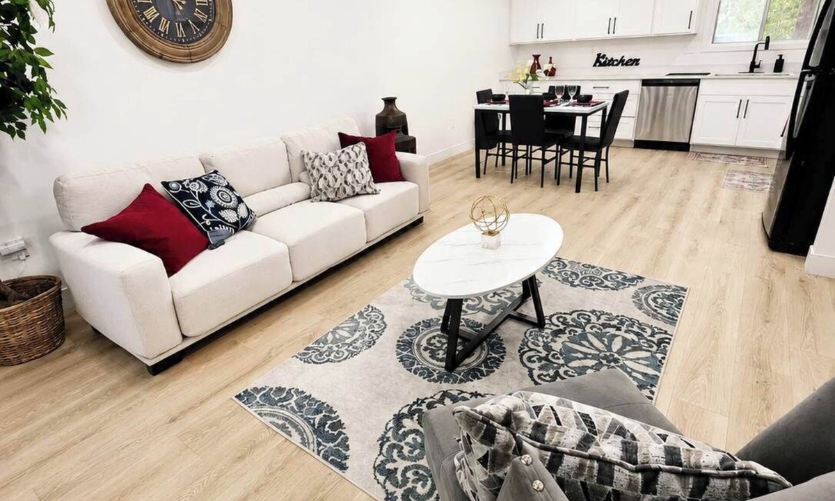 Sandy House | Spacious 4BR Duplex-Sleeps 8 Near Alta & SLC