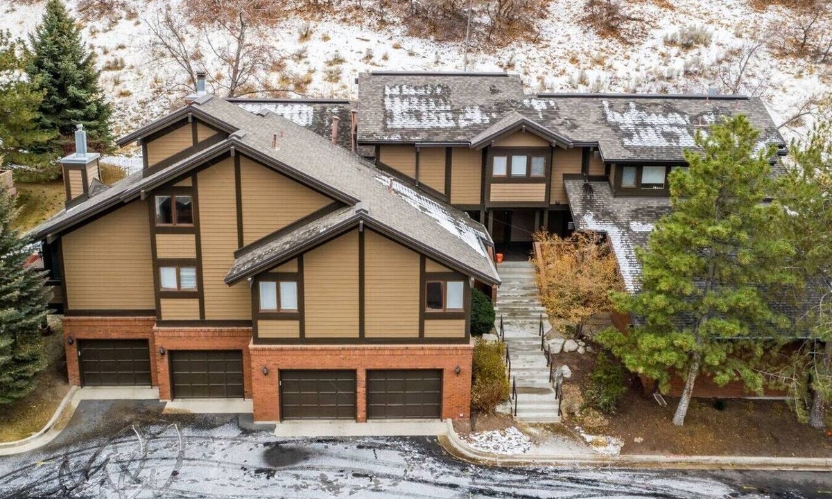 Cottonwood Heights Villa | Spacious Townhome At Base of Cottonwood Canyons