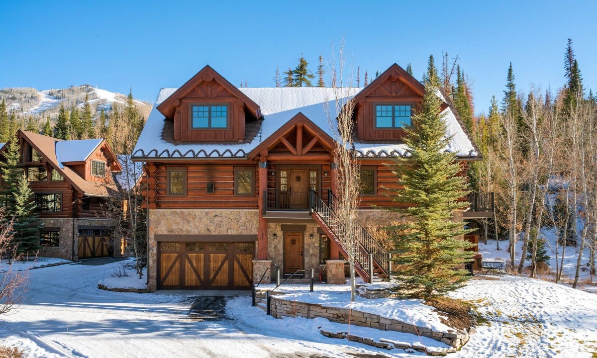 Steamboat Springs Villa | Stone Creek Lodge, a stunning log home with a game room, private hot tub, Gigabit internet, more!