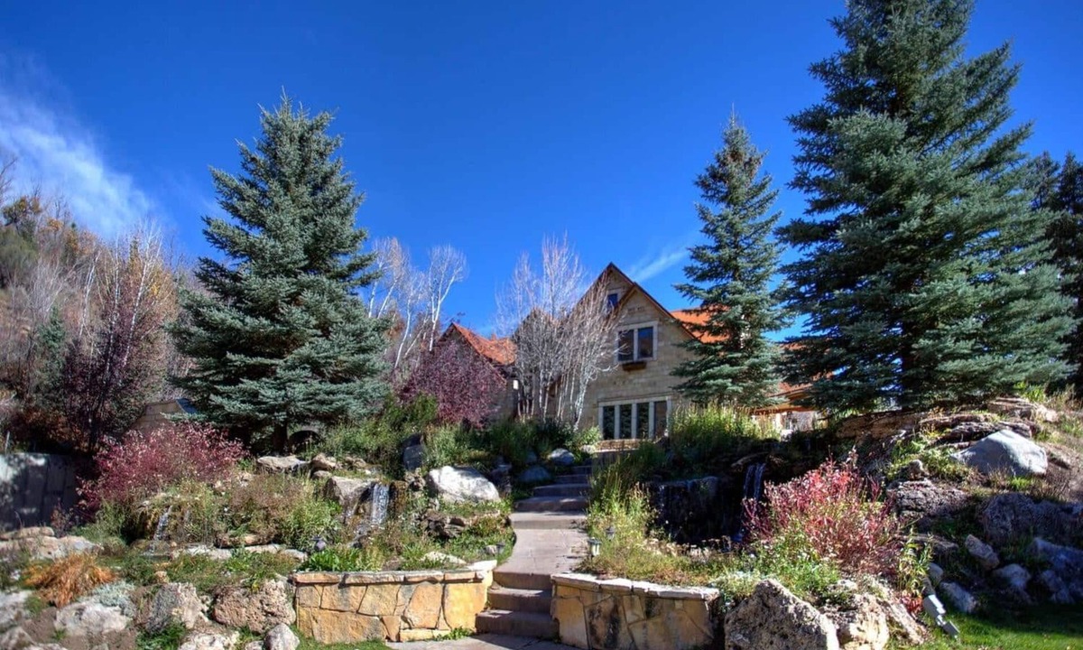 Midway House | STONEHILL LODGE, SWIM, HIKE, SECLUSION, LUXURY