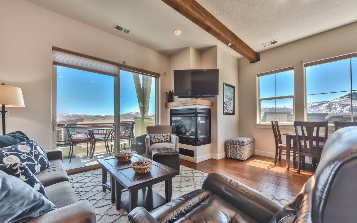 Kimball Junction Apartment | Stunning Contemporary Redstone Condo - Perfect for Families.
