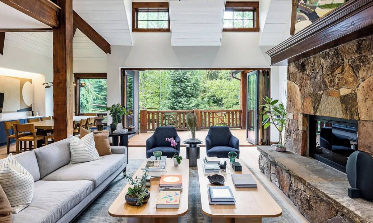 Park City Ski Chalet | Stunning Ski Home with Hot Tub, Theater, Gym