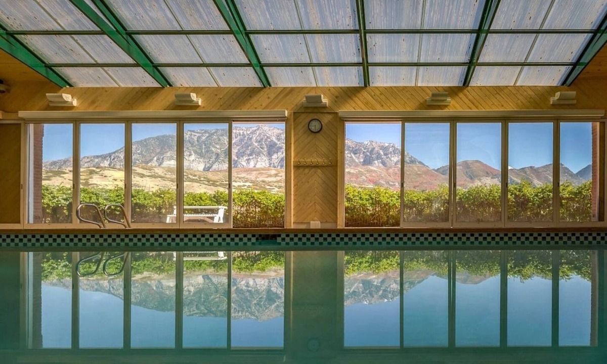 Orchard South House | Summer 2027 Filling up! Lux 5flrs&POOL Jacuzzi Sauna 2SportCtsView1.7ac Reunions