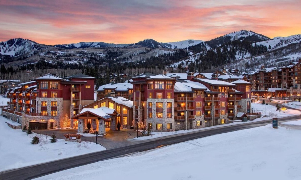 Park City Cabin | Sunrise Lodge 2 BR 3BA Dec30-Jan6 Ski In Out. Sleeps 6