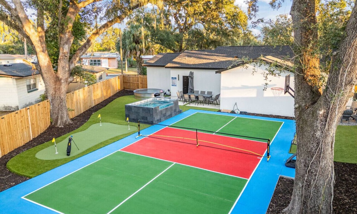 Tampa House | Tampa Getaway w/Pickleball Court, Pool & Gym