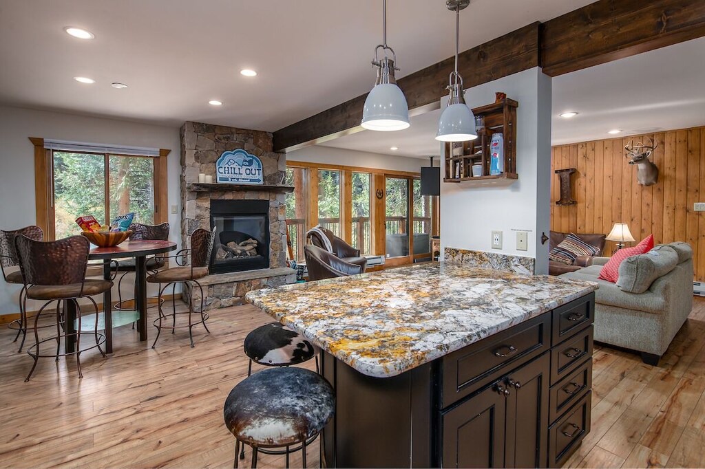 Peak 9 Condo | Tannenbaum by the River Condo: Walk To Town, Slopes!