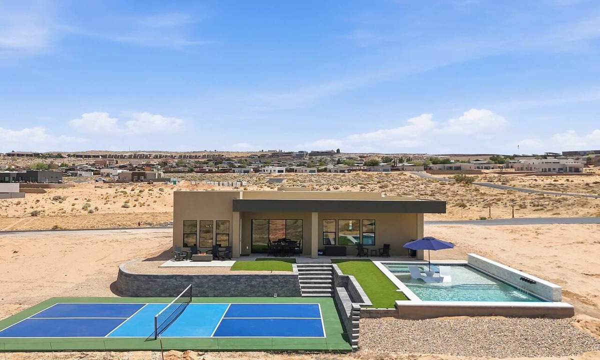 Greenehaven Villa | The Clubhouse- Heated Pool, Pickleball, Views