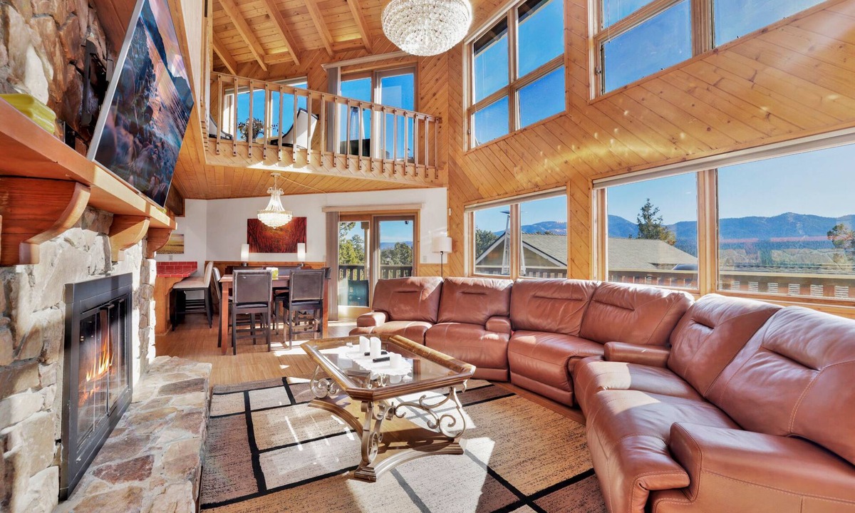 Whispering Forest Cabin | The Octagon Big Bear | Hot Tub | Game Room | Views| Pool Table