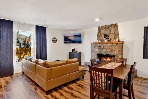 Big Bear City House | The Weekender at Big Bear- Adorable Cottage Retreat