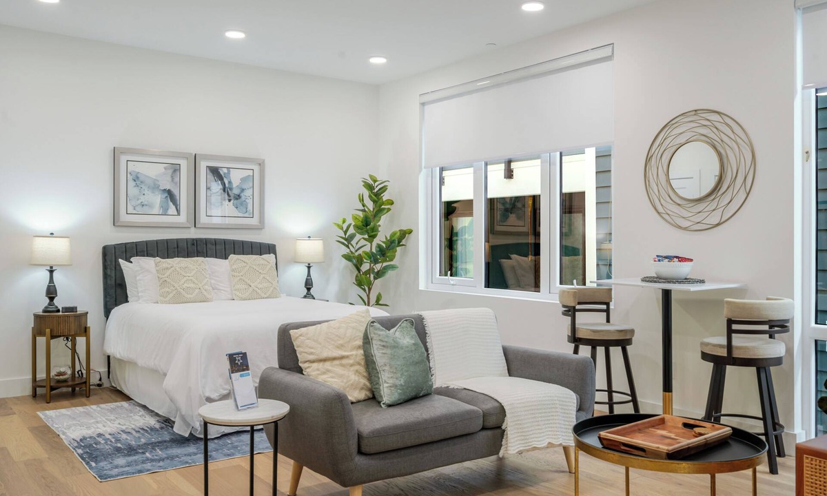 Allston Apartment | This apartment is a 1 bedroom(s), 1 bathrooms, located in Brighton, MA.