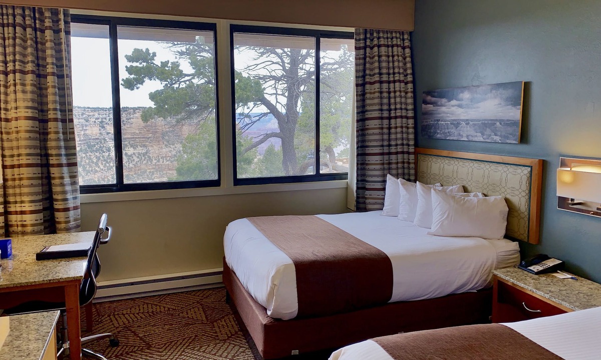 Grand Canyon Village Hotel | Thunderbird Lodge - Inside the Park