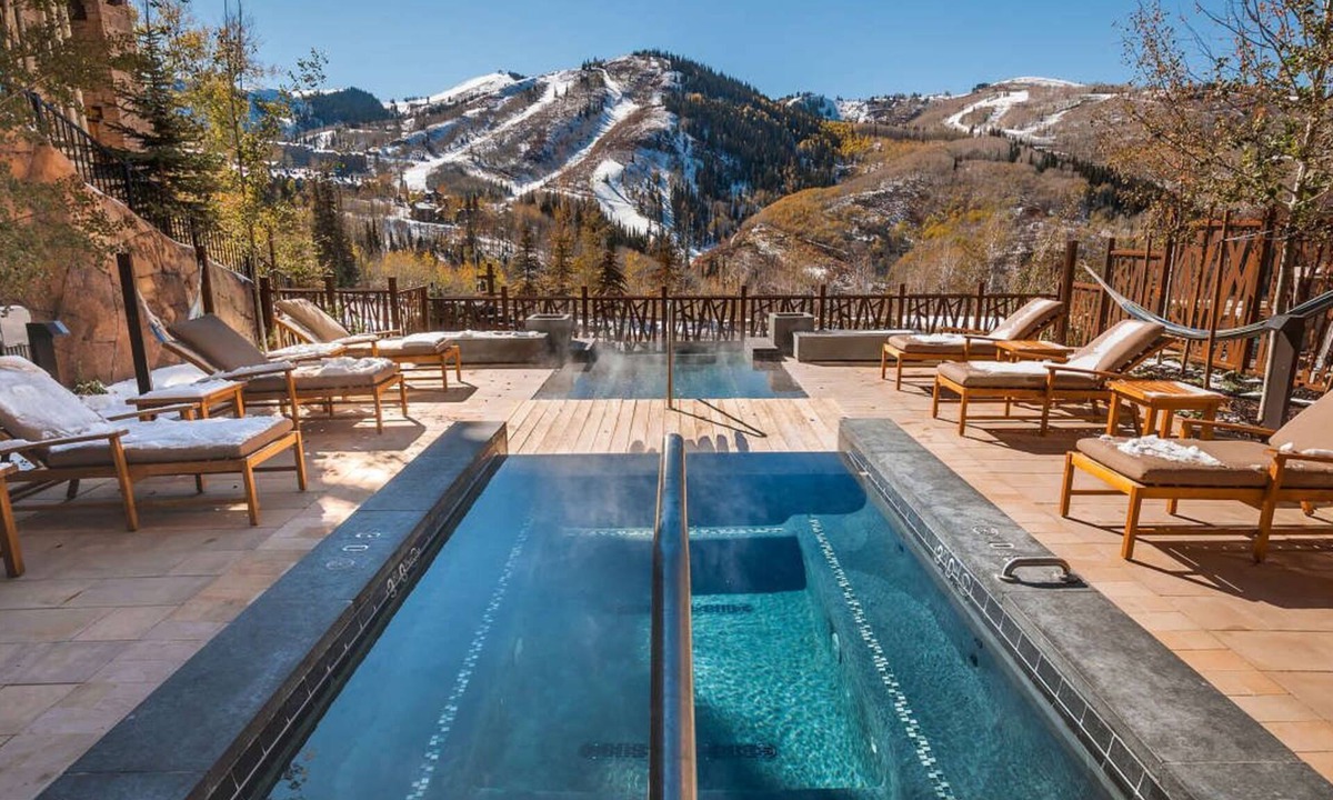 Empire Pass Condo | Top 5% Deer Valley Ski-In/Out. Spa Pool + Views. Gym, Ski Valet.