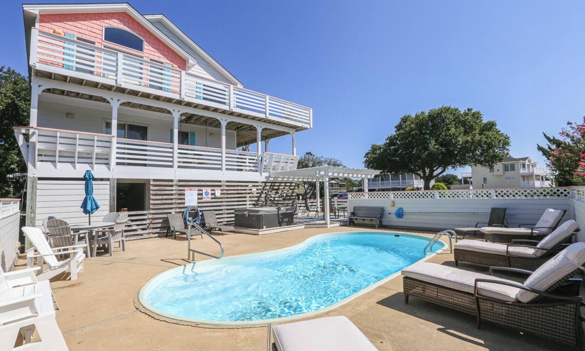 Carolina Dunes House | Ultimate Fantasy - Oceanside 4 BR Home w/Private Pool & Putting Green