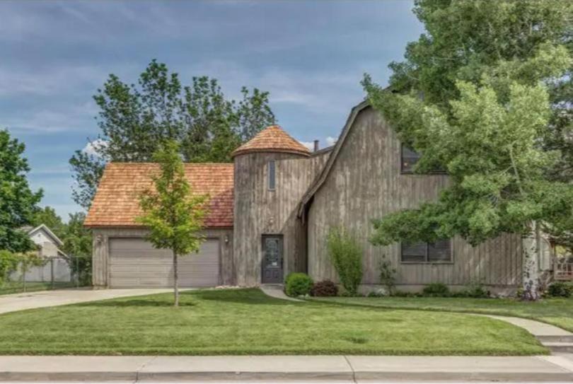 Orchard North House | Unique Home Perfect for Gathering Pets welcome!