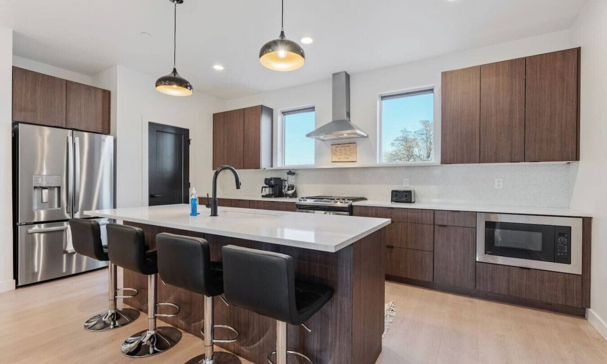 People's Freeway House | Urban Ski Loft | Modern Townhome in SLC Near Mtns!