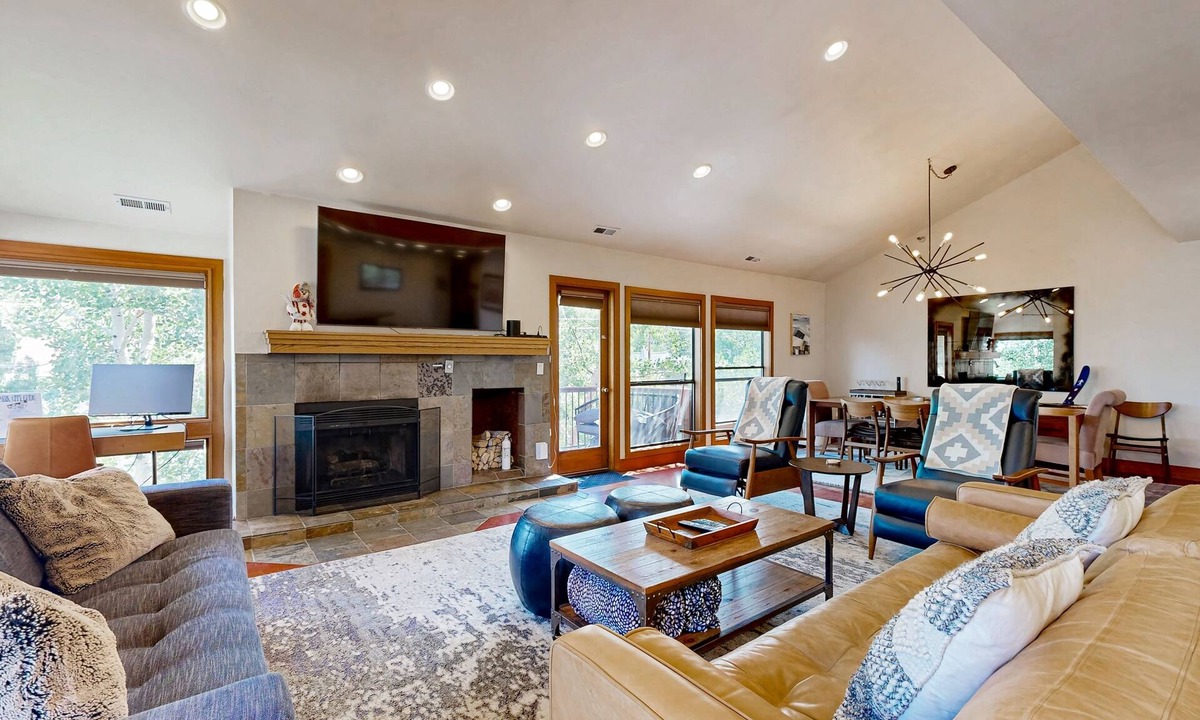 North Park City Condo | Walk to lifts & Main St. condo with hot tub, heated garage, & mountain view
