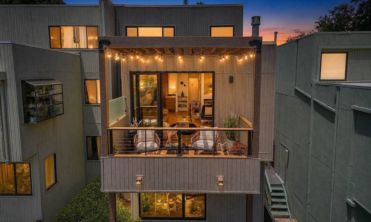 South Park House | Walkable Tranquil Treetop Escape | Near Everything