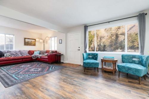 Cottonwood Heights House | Wasatch Cottonwood Canyons Cottage-HotTub PoolTable Skier's Dream
