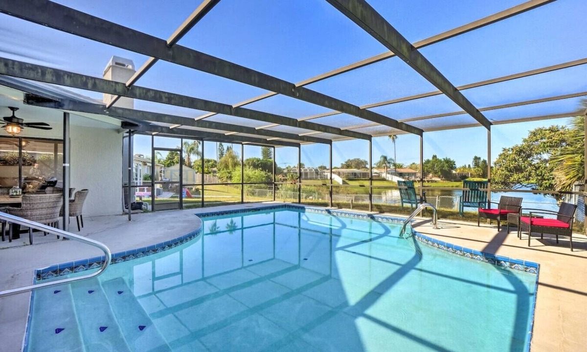 Regency Park House | Waterfront Retreat Pool Stunning Sunsets Fishing