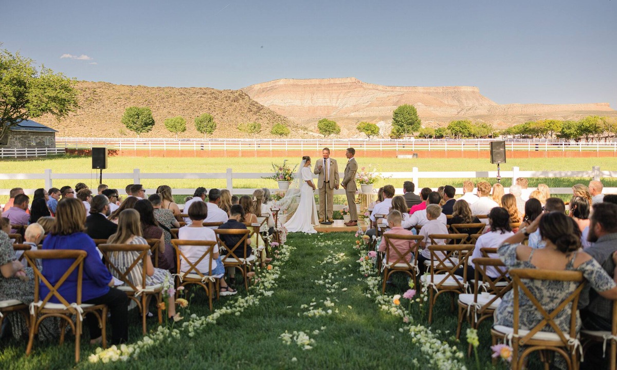 Toquerville House | Wedding Venue~Family reunions~Pool~Views~This Desert Mansion sleeps 46