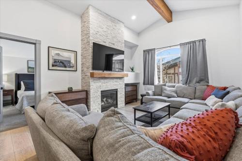 Zermatt Villa | Zermatt Villa 3014 - 2 Bedroom 2 Bath Full Kitchen with Resort Amenities