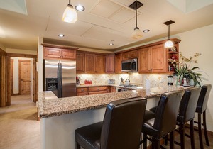 EL5305 | Top Floor with Mountain Views | Air Chilling | 10 Hot Tubs | 4 Pools