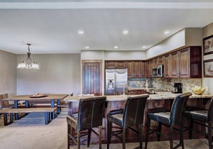 Enjoy Crystal Peak Lodge 7304: Resort Amenities and great views!