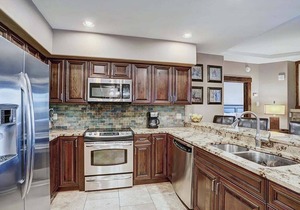 Enjoy Crystal Peak Lodge 7304: Resort Amenities and great views!
