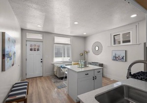 Newly Renovated Home near Downtown SLC. *Comfy King Bed*