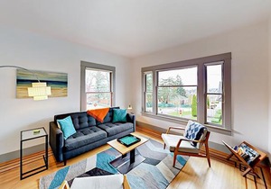 Sunny 2br In Queen Anne , Prime Seattle Location 2 Bedroom Duplex in Seattle