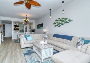 This AMAZING 2/2 has stunning views of the bay!