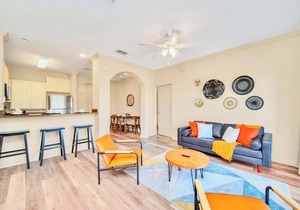 Upstay: Condo w Pool, Sauna for 6 Guests