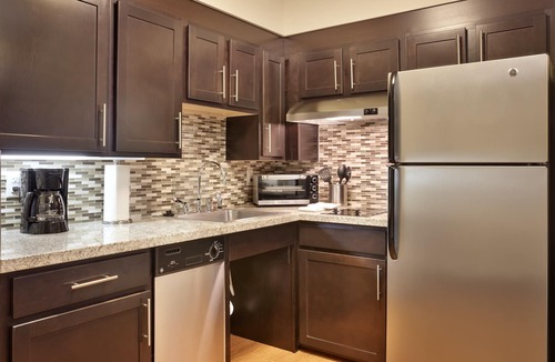 Midvale Condo | 1-Bedroom King Suite | Free Breakfast · Full Kitchen · Heated Pool
