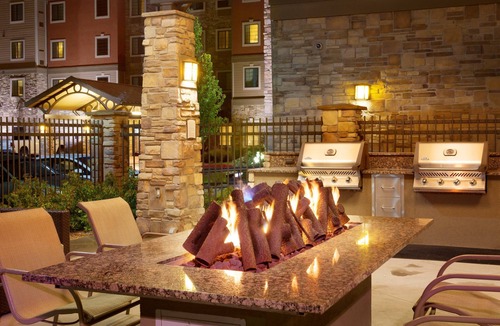 Midvale Condo | 1-Bedroom King Suite | Free Breakfast · Full Kitchen · Heated Pool