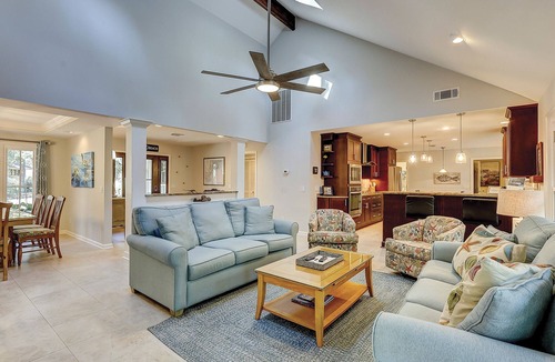 Heritage Woods House | 10 Baynard Cove-5 Minute walk to the beach with Private Pool & Spa