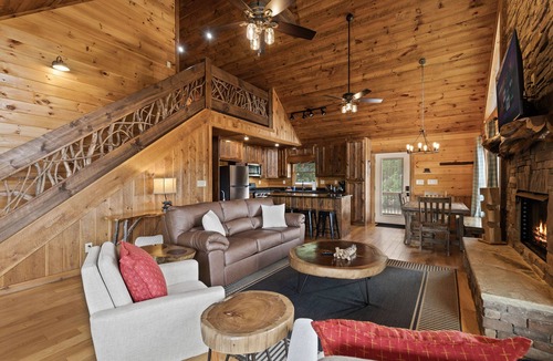 Morganton Cabin | 10% Off Member Deal 10 min>Town Mtn Views Hot Tub Movie Theater Firepit Pond