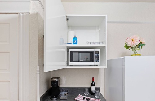 Bankers Hill Apartment | 108 Hawthorne Historic Inn - Traveling well on a Budget