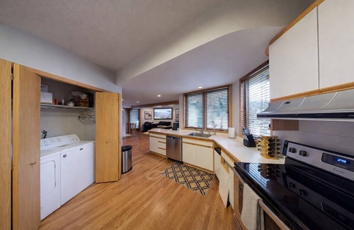 North Park City House | 1382 Empire Mountain Escape Hot Tub and Ski Access