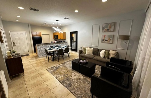 Sunset Lakes Condo | 15min Disney Universal 2BR/2BH Encantada Hot tub