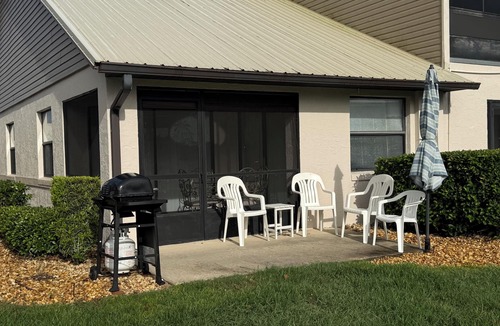 Highland Villa | 2 Bedroom, 2 Bathroom on the canal in Country Club Villas in peaceful Sebring Fl