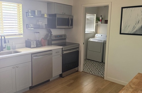 Fairpark Apartment | 2-bedroom apartment in peaceful Salt Lake City with AC