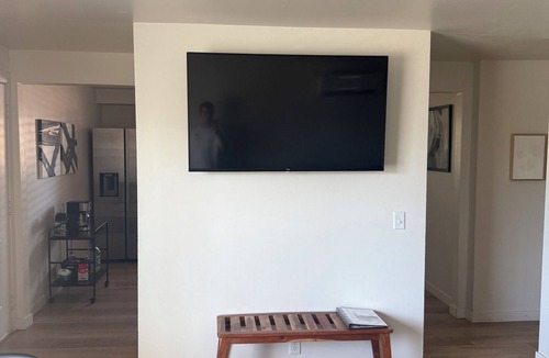Fairpark Apartment | 2-bedroom apartment in peaceful Salt Lake City with AC