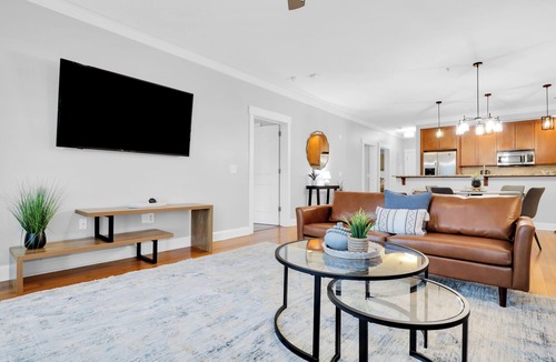 Old West Broad Neighborhood House | 2 Suites | Walkable Historic District Location | The Juliette by AvantStay
