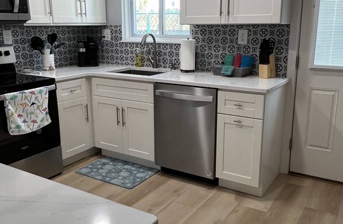 Silver Sands Condo | 2022 Renovation! Surf side and stones throw from the beach!